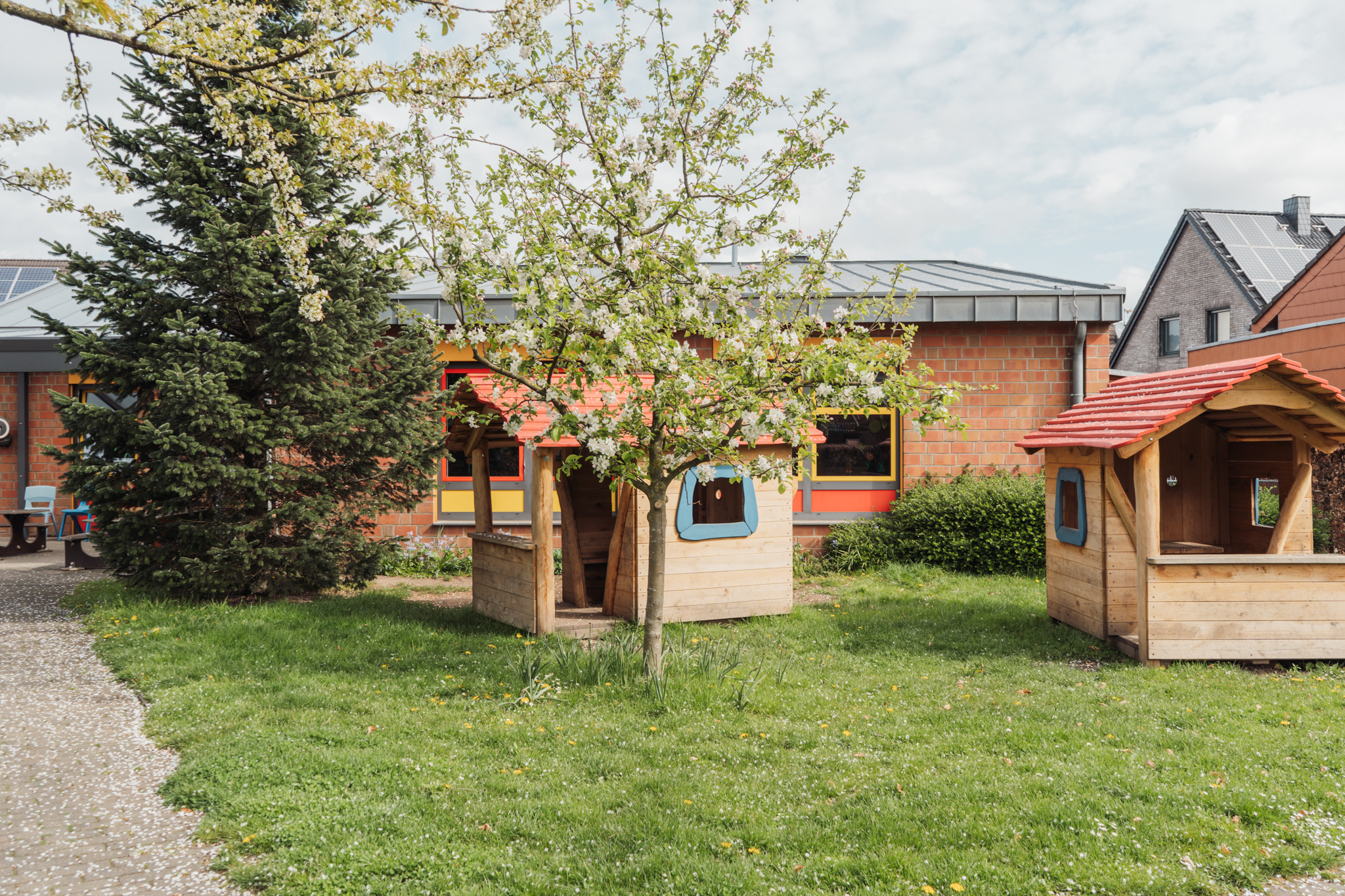 Unsere Spielhäuschen laden die Kinder zu phantasievollen Rollenspielen ein.